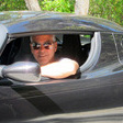 George Clooney leiloa Tesla Roadster para caridade