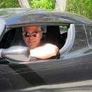 George Clooney leiloa Tesla Roadster para caridade