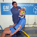 GM usa novos Crash Test Dummy para impactos traseiros