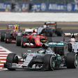 Hamilton vence em casa