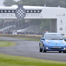 Nissan bate recorde em marcha-atrás com o Leaf em Goodwood