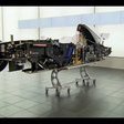 Engenheiros da Sauber F1 cortam carro ao meio