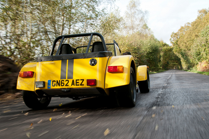 The track day roll bar is optional