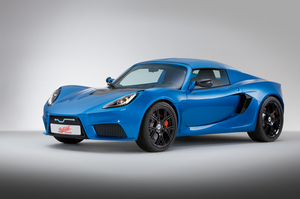 O carro é baseado no Lotus Exige e tem um motor elétrico central