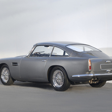 Aston Martin DB4