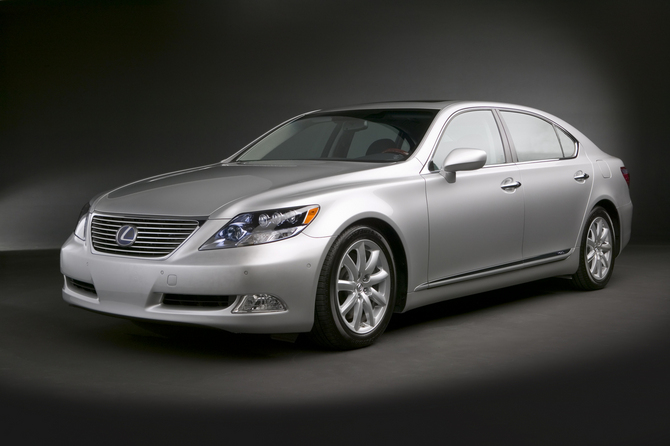 Lexus LS 600h Longo