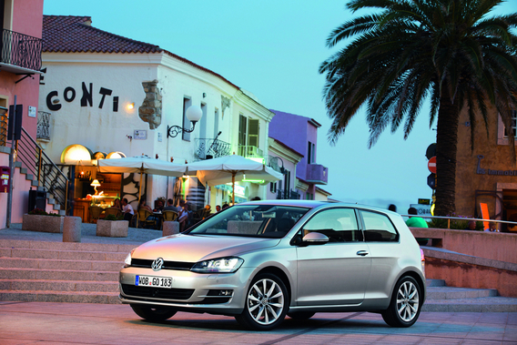 Volkswagen Golf 1.6 TDI DSG HIGHLINE First Edition