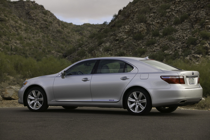 Lexus LS Hybrid 600h L