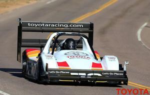 O Toyota P002 deveria ter estabelecido um novo recorde de um carro elétrico em Pikes Peak mas a chuva impediu-o