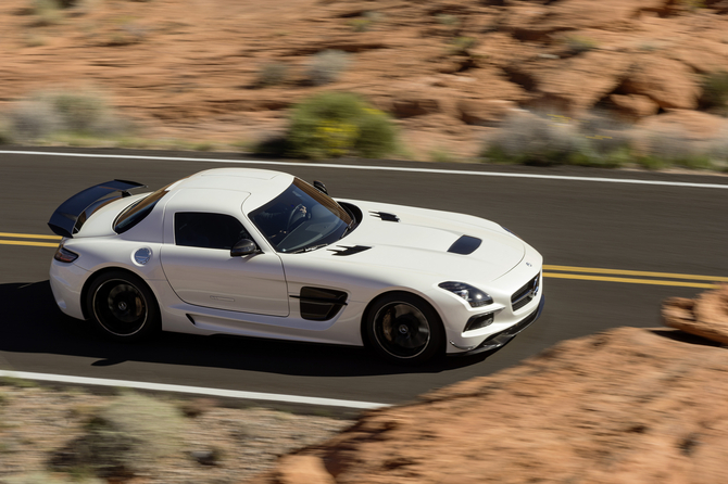 Le SLS AMG Coupé Black Series atteint les 100 km/h en 3,6 secondes