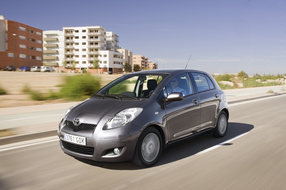 Toyota Yaris Liftback 5-Door MT