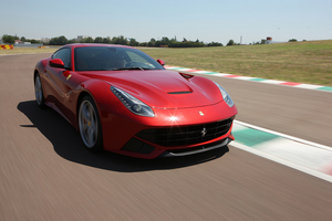 O F12berlinetta foi apresentado em Genebra