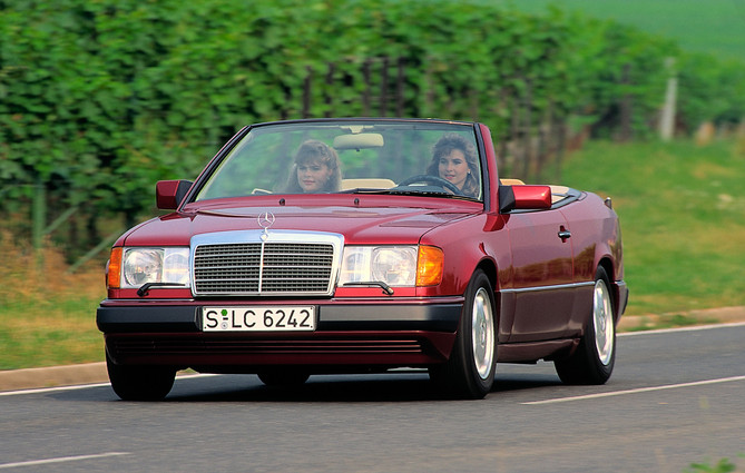 Mercedes-Benz 300 CE-24 Cabriolet AT