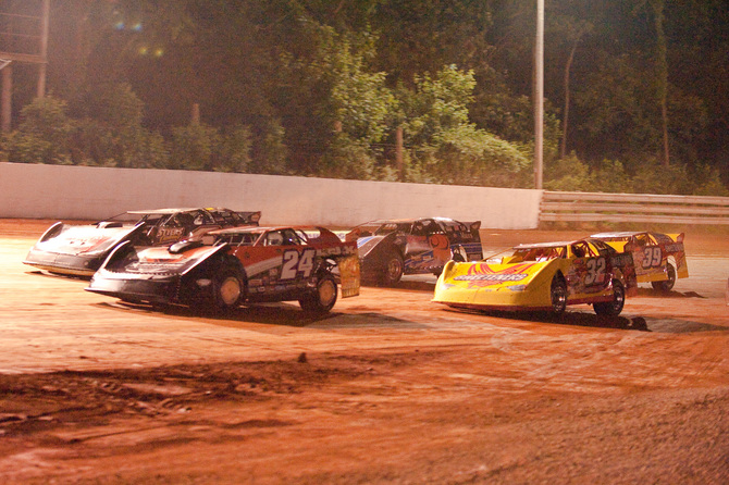 Dirt racing