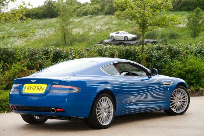 Aston Martin DB9 1M