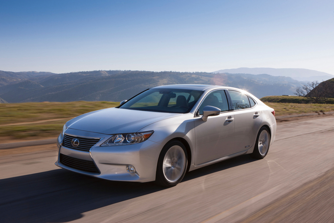 Next Generation Lexus ES Offered as Hybrid with Brand New Styling