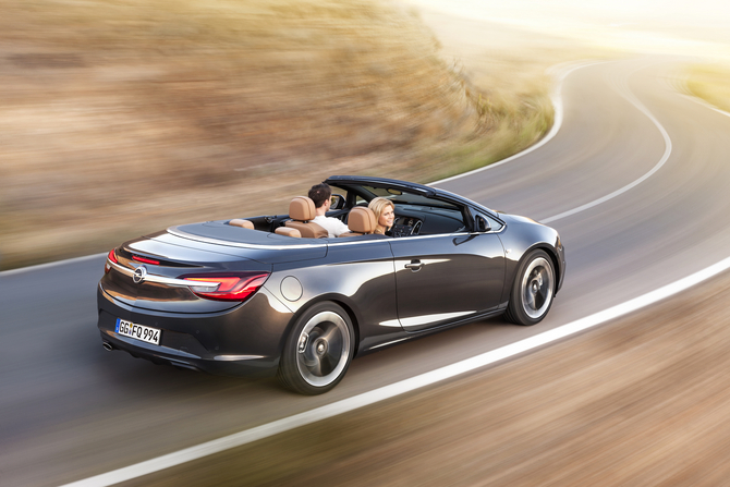 O novo Opel Cascada estará disponível numa ampla gama de motores