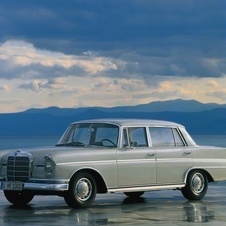 Mercedes-Benz 300 SE