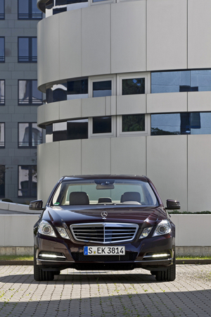 Mercedes-Benz E 300 BlueEfficiency Avantgarde 7G-Tronic