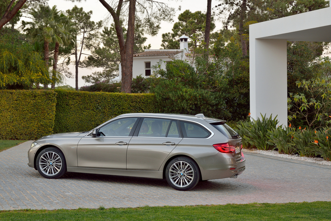 BMW 330d xDrive Touring