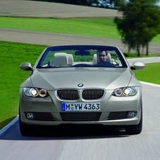 BMW 320i Cabrio Intense (E93)