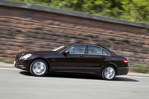 Mercedes-Benz E 250 BlueEfficiency Avantgarde 7G-Tronic