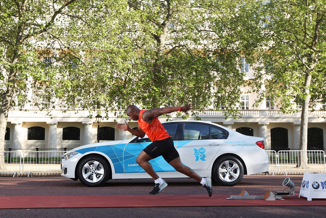 Lewis-Francis venceu a medalha de ouro na estafeta de 4x100m nos Jogos Olímpicos de Atenas em 2004