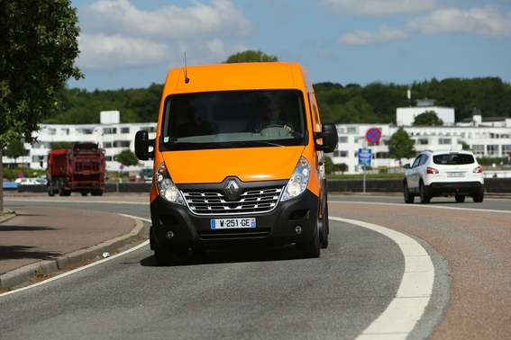 Renault Master Furgão Mercadorias Tracção L1H2 Teto Sobrelev. 3.5T 2.3 dCi