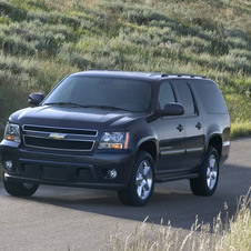 Chevrolet Suburban LS 2500 2WD