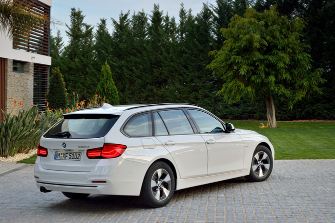 BMW 320d EfficientDynamics Touring