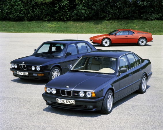 The M5 received a second generation in 1988