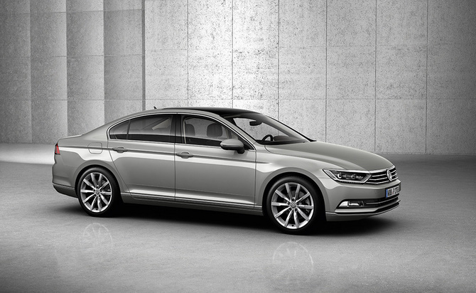 Para esta oitava geração a VW decidiu aumentar a fasquia do modelo do segmento médio Para esta oitava geração a VW decidiu aumentar a fasquia do modelo do segmento médio