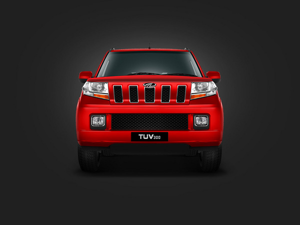 Mahindra TUV300 T4+