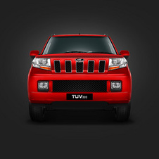 Mahindra TUV300 T4+