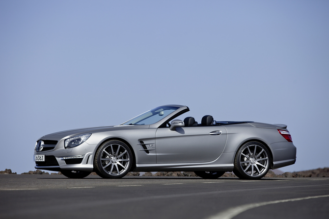 Mercedes SL63 AMG with Standard 537hp or Optional 564hp