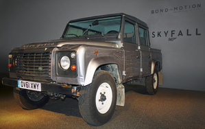 O Land Rover Defender do filme Skyfall juntou-se à coleção