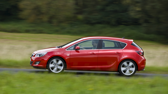 Opel Astra Gen.4