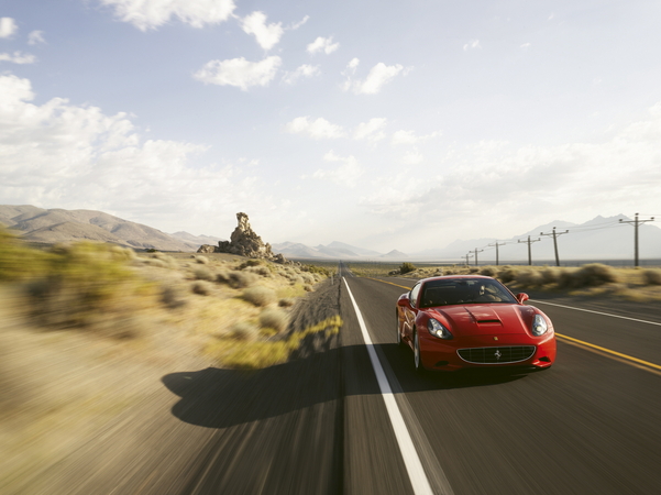 O novo Ferrari California na estrada