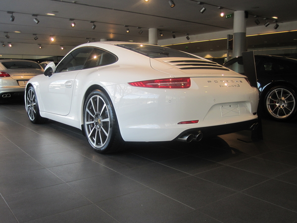 New Porsche 911 (991) Carrera S test drive