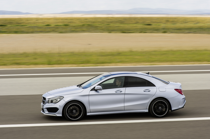 Le CLA sera dévoilé officiellement en première mondiale à l’occasion de la Mercedes-Benz Fashion Week de Berlin