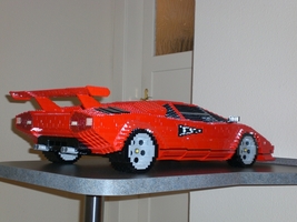  Alemão constrói Lamborghini Countach em Lego