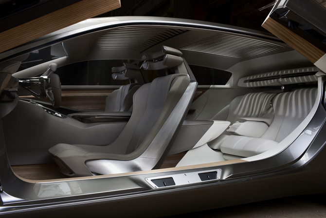 Peugeot HX1 Concept Pushes Avant-Garde Design with Plug-in Hybrid Engine