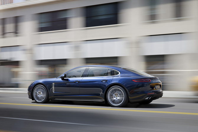 Porsche Panamera 4S Executive