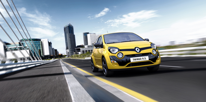 Renault Twingo RS recebe nova frente e consumo mais baixo