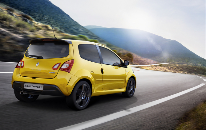 Renault Twingo RS recebe nova frente e consumo mais baixo