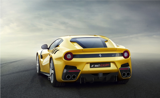 The F12tdf reaches 100km/h in 2.9 seconds and can reach a top speed of 340km/h