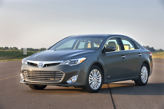 The Avalon gets a hybrid option for the first time this generation. The Avalon gets a hybrid option for the first time this generation.