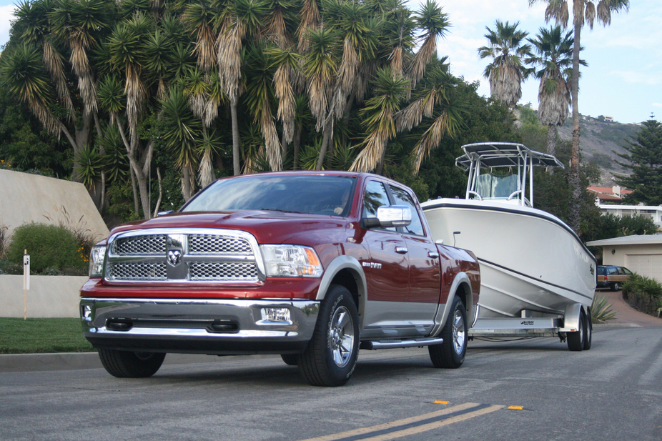 Dodge Ram 1500 Regular Cab 4X4 ST LWB