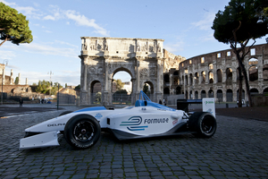 O Campeonato irá utilizar um chassis Dallara com um motor elétrico McLaren