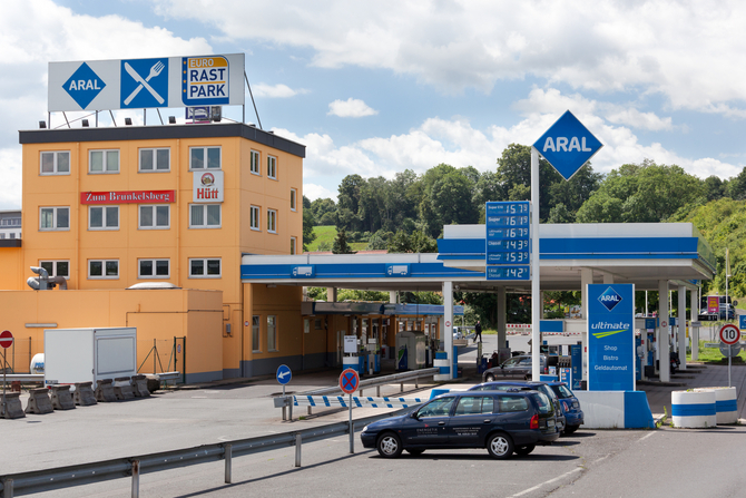 Der beste deutsche Autohof Guxhagen in Hessen überzeugte mit gutem Service und sauberen Sanitäranlagen. 